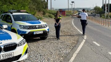 Șoferii care nu au respectat semnalizările de la nivel cu calea ferată, vânați de polițiști