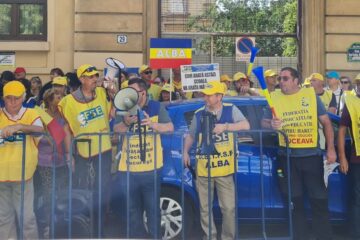 Sindicaliștii din învățământul sucevean cer directorilor de școli și inspectorilor să fie „de partea corectă a baricadei” și să le susțină protestele