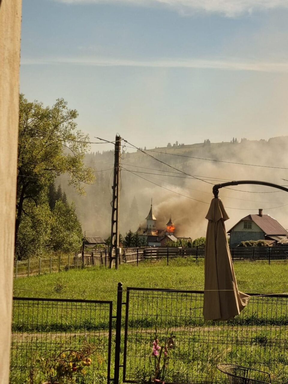 Incendiu la o biserică din Botuș