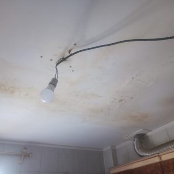 Șantierul nepăsării din centrul municipiului Suceava. Zeci de oameni afectați de un constructor neserios și neplătit