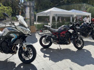 33 de mărci de mașini sunt prezentate până duminică la Salonul Auto Bucovina din centrul Sucevei