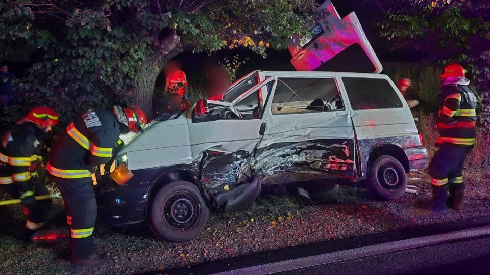 Un mort și doi răniți, după un cumplit accident rutier