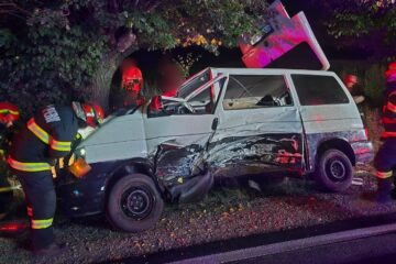 Un mort și doi răniți, după un cumplit accident rutier