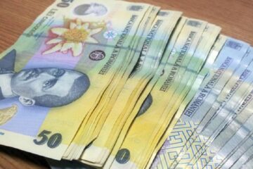 A dat peste 66.000 de lei unui fals expert financiar