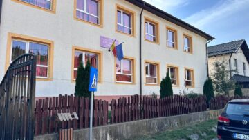 1.000 de ghiozdane pregătite pentru elevii din Broșteni, Stulpicani, Ostra și Frasin-Doroteia îi așteptă pe copii la școală
