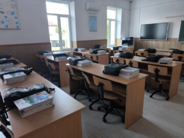 1.000 de ghiozdane pregătite pentru elevii din Broșteni, Stulpicani, Ostra și Frasin-Doroteia îi așteptă pe copii la școală