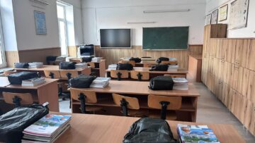 1.000 de ghiozdane pregătite pentru elevii din Broșteni, Stulpicani, Ostra și Frasin-Doroteia îi așteptă pe copii la școală