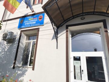 1.000 de ghiozdane pregătite pentru elevii din Broșteni, Stulpicani, Ostra și Frasin-Doroteia îi așteptă pe copii la școală