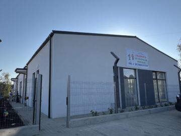 Primăria Dumbrăveni le-a oferit preșcolarilor din comună o nouă grădiniță modernă, inaugurată în prima zi a noului an școlar
