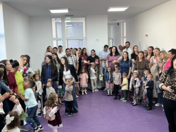 Primăria Dumbrăveni le-a oferit preșcolarilor din comună o nouă grădiniță modernă, inaugurată în prima zi a noului an școlar