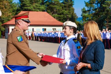Distincții și înaintări în grad, la deschiderea anului școlar de la Colegiul Militar Câmpulung Moldovenesc