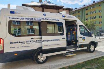 Primăria Iacobeni a primit, cu sprijinul președintelui CJ, Gheorghe Șoldan, un microbuz electric pentru transportul elevilor
