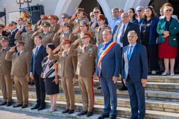 Distincții și înaintări în grad, la deschiderea anului școlar de la Colegiul Militar Câmpulung Moldovenesc