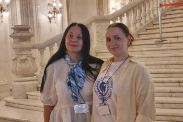 Alesia Maria Pâslari, alaturi de prof. Mihaela Acatrinei
