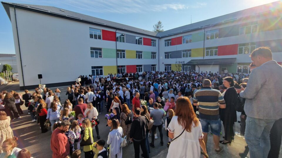 Distincții pentru „profesorii de 10” de la cea mai mare unitate școlară din municipiul Suceava