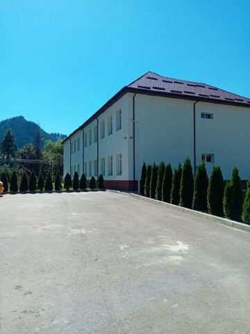 Primăria Pojorâta a renovat cu fonduri proprii și europene școala primară din comună