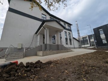 Primăria Liteni a inaugurat un nou corp de clădire, complet modernizat, la Liceul Teoretic „Iorgu Vârnav Liteanu” din Liteni