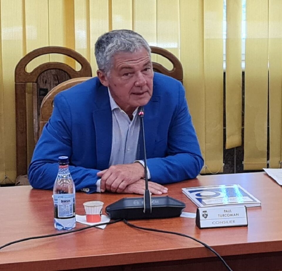 actualul manager interimar numit de conducerea Primăriei Suceava, actorul Adrian Păduraru