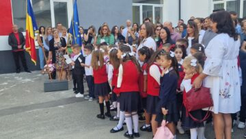 Distincții pentru „profesorii de 10” de la cea mai mare unitate școlară din municipiul Suceava