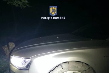 Șofer băut și cu permisul suspendat, oprit de polițiști cu banda de cuie