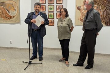 Gabriela și Ion Drăghici, artiști plastici cu un stil și o abordare artistică distinctă, au expus pentru a doua oră la Suceava