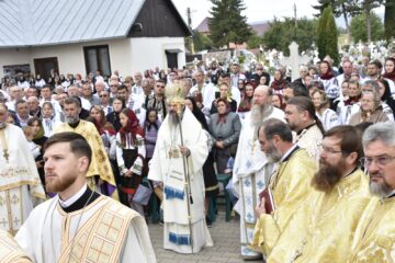 Zi de aleasă sărbătoare în Horodnic de Sus, cu liturghie arhierească oficiată de episcopul Europei de Nord, onoruri pentru preoții comunității și o lecție de unitate a primarului Valentin Luță