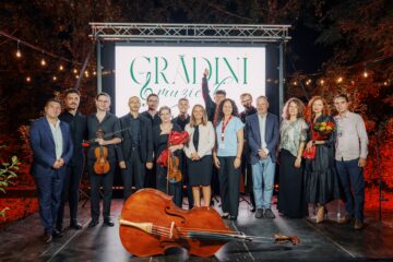 Public numeros la cele cinci concerte de muzică clasică din cadrul proiectului „Grădini Muzicale”, la Rădăuți - Foto credit - Doru Clipa