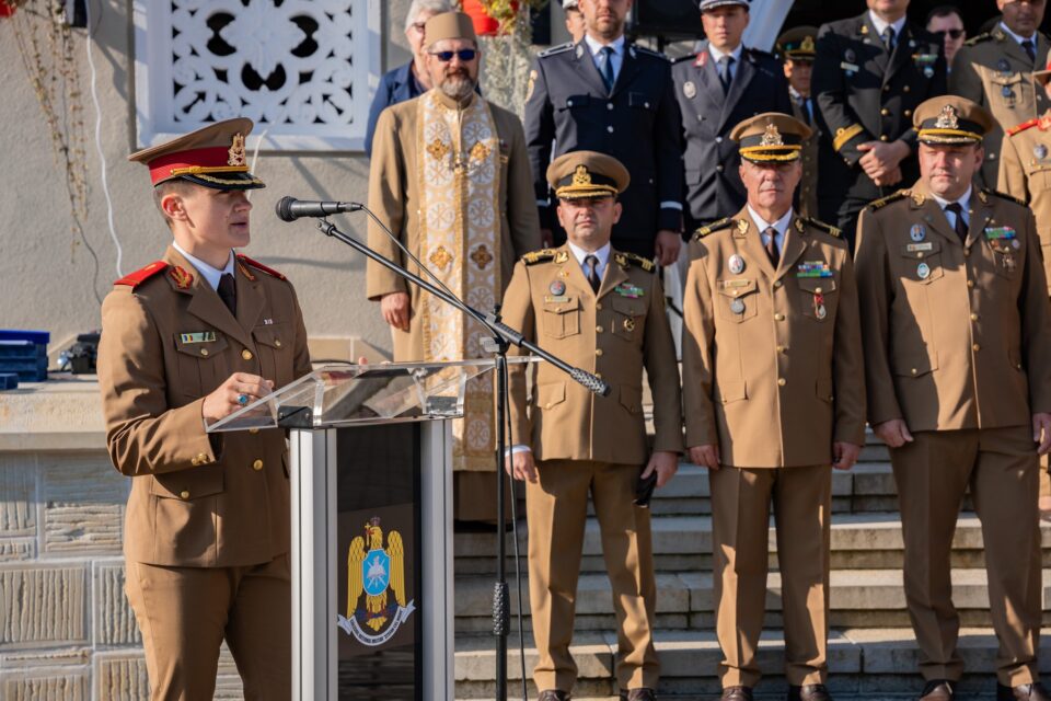 Absolventa Academiei „West Point” SUA către elevi militari: „Provocați-vă zi de zi! Nimeni nu crește în zona de confort”