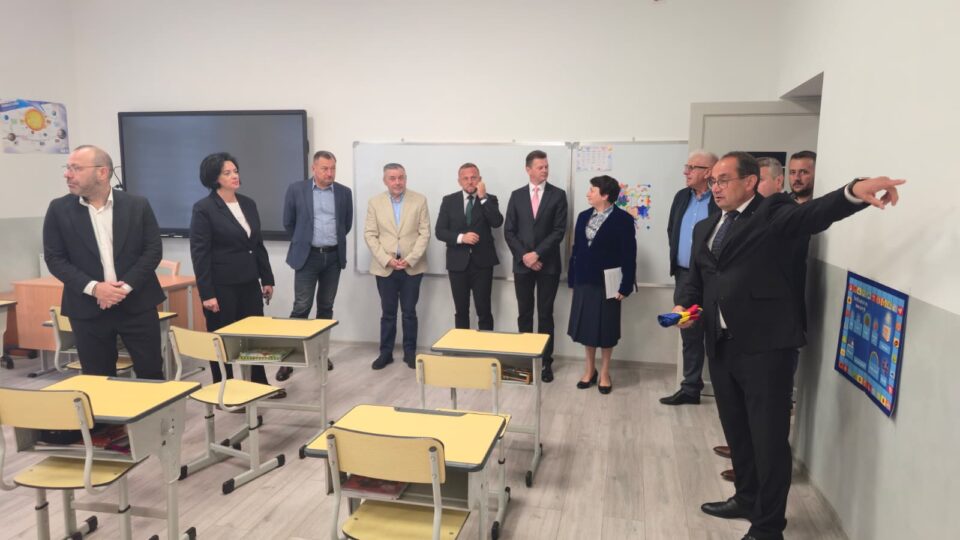 O nouă școală, cu numele „Traian Popovici”, a fost inaugurată joi la Fundu Moldovei