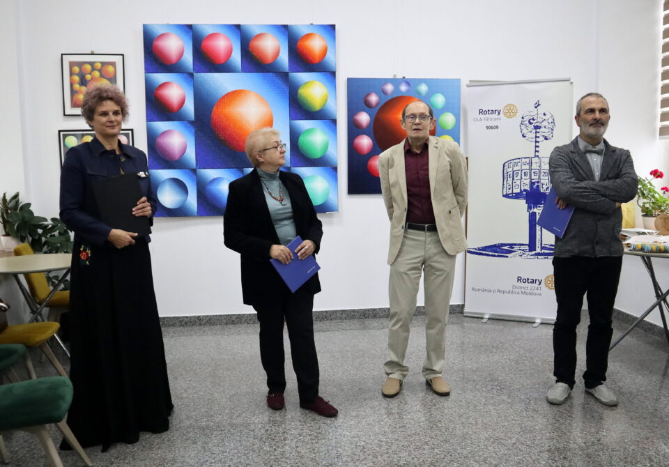 „Meandrele timpului” – Expoziția profesorului Dan Grigoraș, vernisată la Biblioteca „Eugen Lovinescu” Fălticeni