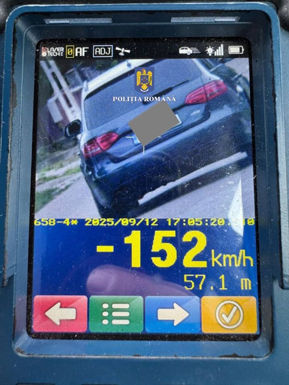 Tânăr de 23 de ani, înregistrat de radar cu 152 de km/h în localitate, pe o porțiune pe care circulau și copii