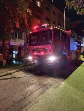 Incendiu într-un balcon al unui apartament de la etajul patru dintr-un bloc din cartierul Burdujeni
