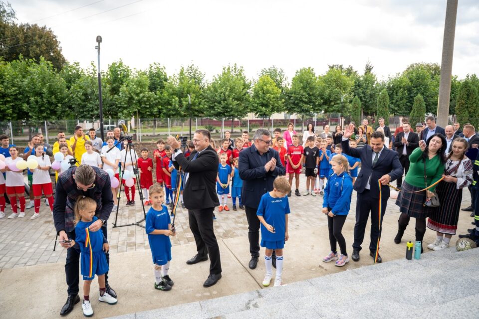 Liderii județeni au participat la inaugurarea noii săli de sport din comuna Pătrăuți