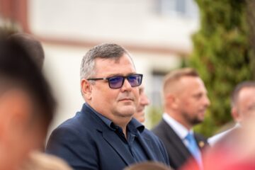 Vicepreședintele CJ Suceava, alături de primarul din Pătrăuți la inaugurarea Sălii Sporturilor și premierea „cuplurilor de aur”