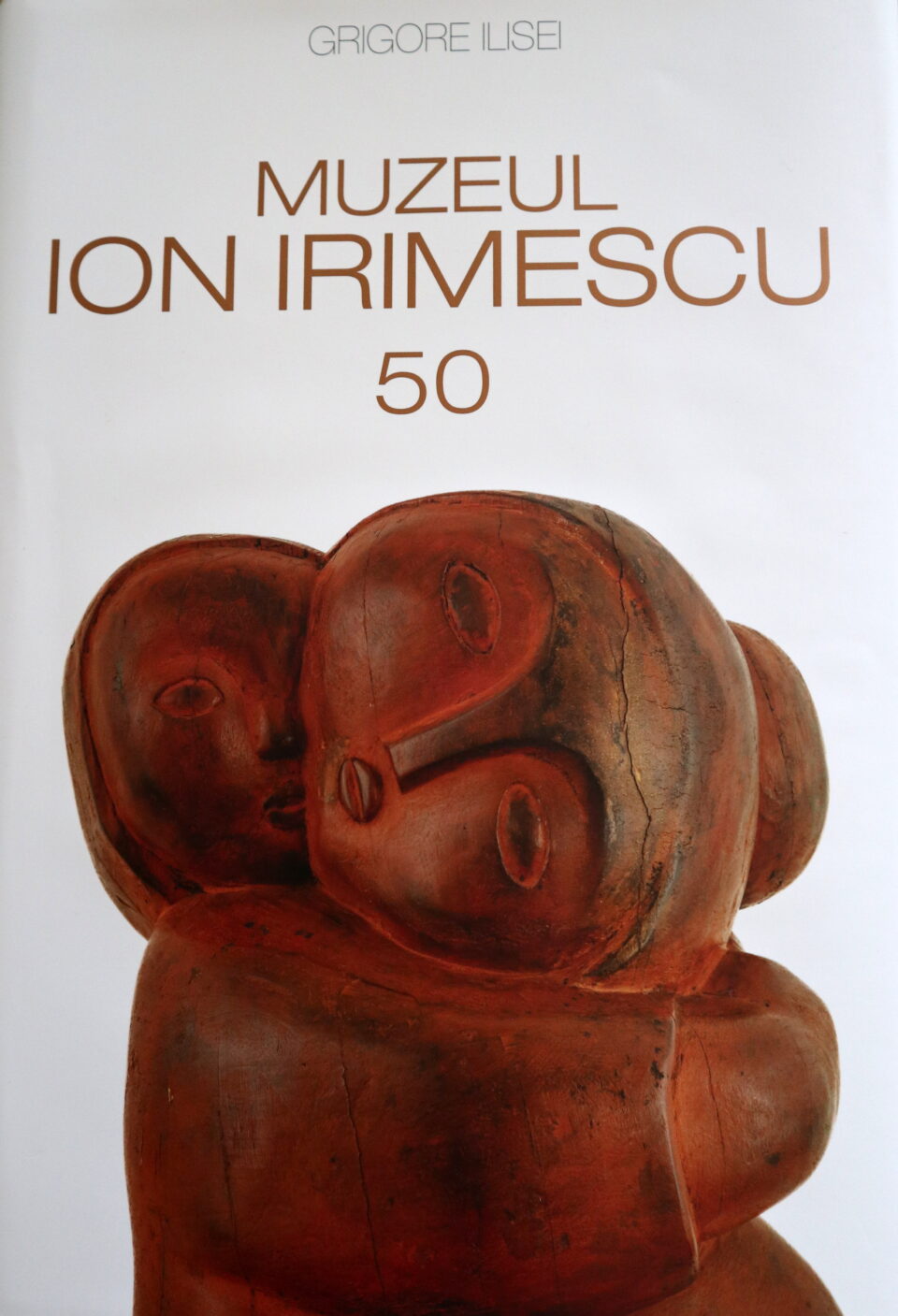 50 de ani de la înființarea Muzeului de Artă „Ion Irimescu”, marcați prin lansarea unui album de artă semnat de Grigore Ilisei