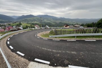 Primăria Vatra Moldoviței a finalizat modernizarea a trei drumuri și construcția a două poduri în satul Paltinu