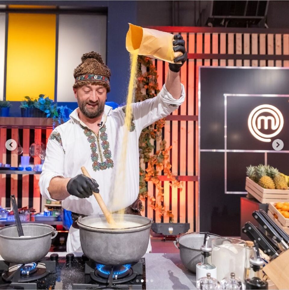 Liviu Bazarcă, răzeș din Țara Dornelor, a făcut senzație la Masterchef, cu bucate delicioase și un lup de peste 30 de ani