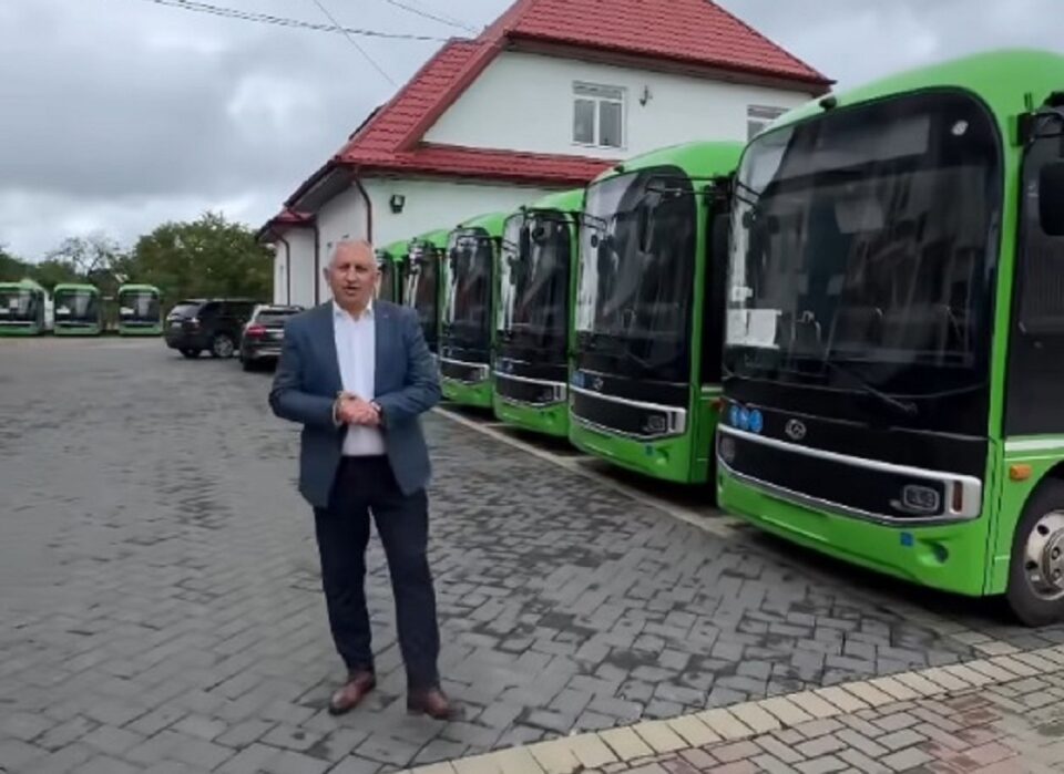 Primarul orasului Vicovu de Sus, Vasile Iliuț