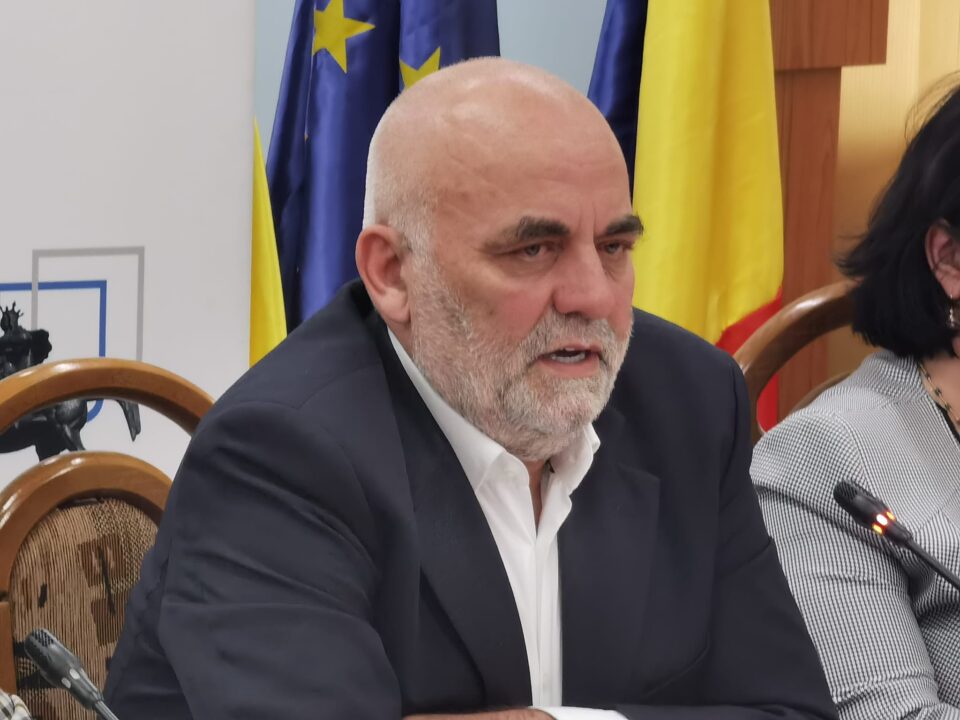 Primarul Rîmbu: „Ori închidem patinoarul, ori îl concesionăm unui operator privat”