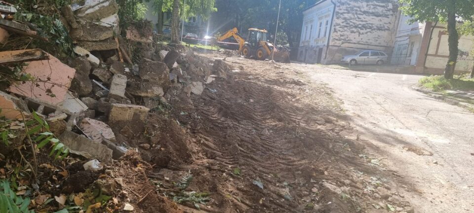 Campania de demolare a garajelor a ajuns în centrul Sucevei