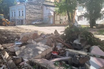 Campania de demolare a garajelor a ajuns în centrul Sucevei