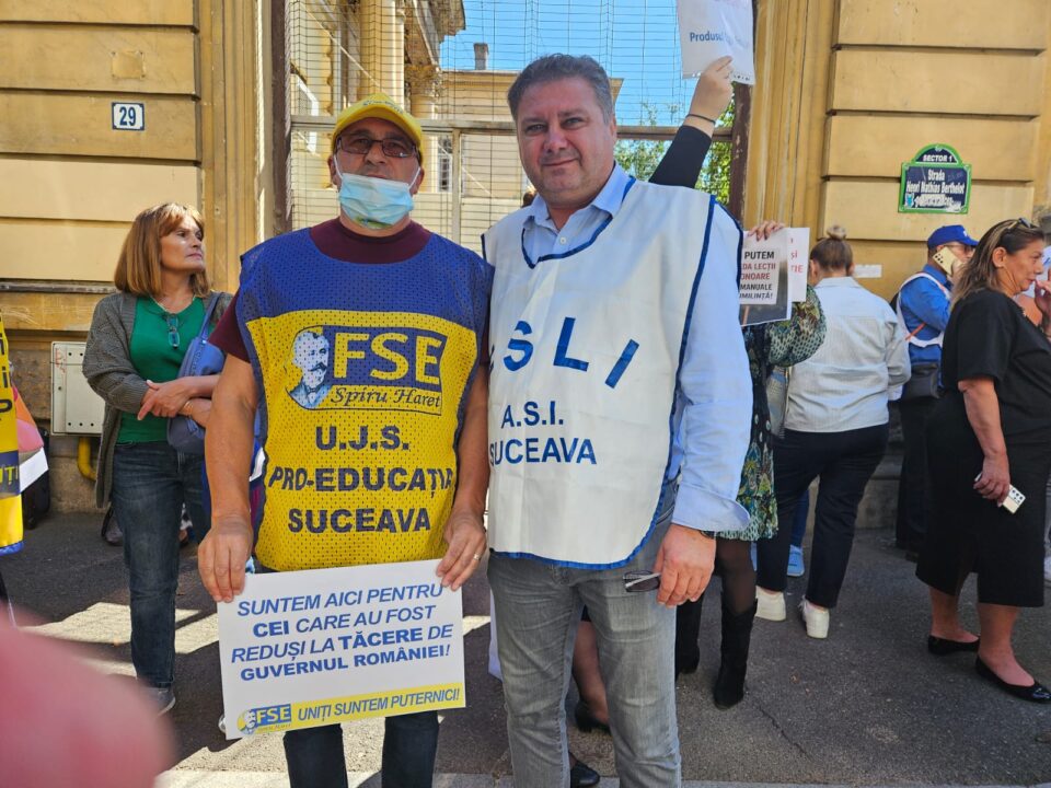 Liderii sindicatelor din educație, în protest tăcut la București