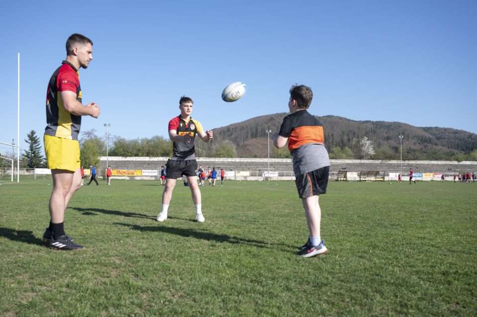 50 de tineri suceveni, selectați în proiectul „Rugby pentru toți”, ediția a IX-a, organizat de Fundația Te Aud România