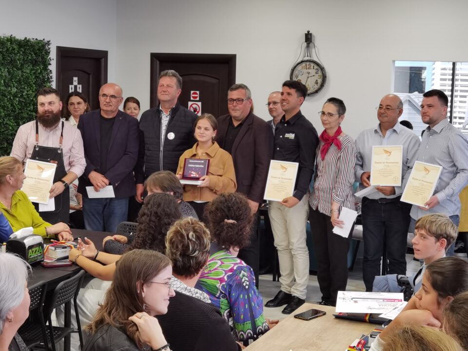 45 de adolescenți și tineri din sistemul de protecție, premiați pentru rezultate deosebite la învățătură ori la competiții sportive și artistice