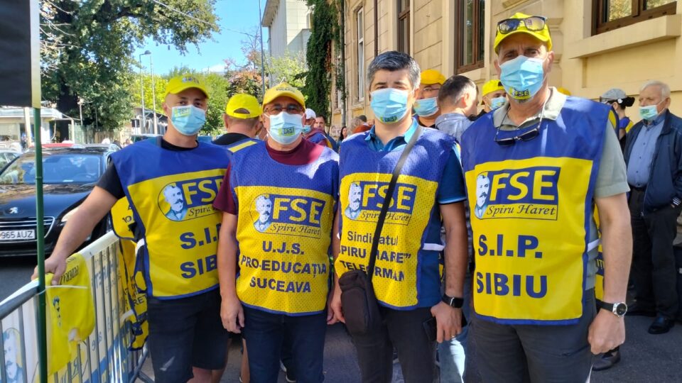 Liderii sindicatelor din educație, în protest tăcut la București