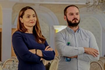 Fostul prim-vicepreședinte AUR Suceava, Daniel Prelipcean, și președinta POT, Anamaria Gavrilă