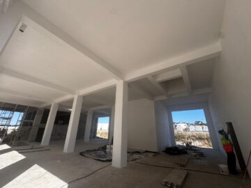Cu o experiență de 26 de ani în domeniu, constructorii de la Frasinul lucrează în forță la noul campus USV de la Moara