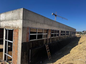 Cu o experiență de 26 de ani în domeniu, constructorii de la Frasinul lucrează în forță la noul campus USV de la Moara