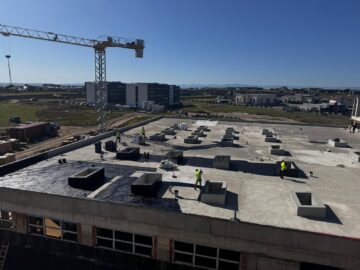 Cu o experiență de 26 de ani în domeniu, constructorii de la Frasinul lucrează în forță la noul campus USV de la Moara