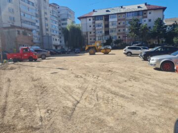 Spațiile unde au fost demolate garajele din Obcini, utilizabile ca parcări